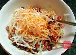 Illustration of how to make bean sprouts noodles with chili sauce 13