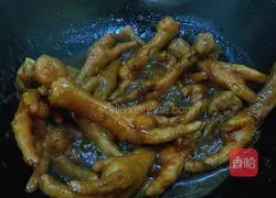 Illustration of braised chicken feet 6