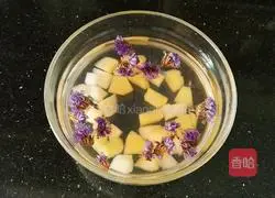 Illustration of how to make apple and peach forget-me-nots 8