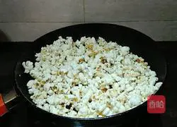 Illustration of how to make popcorn 7