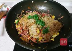Illustration of how to make fried noodles 10