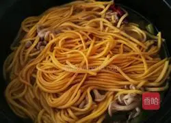 Illustration of Braised Beef and Bean Noodles 4