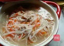 Celery Illustration of how to make carrot meat noodles with noodles 10