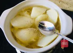 Illustration of how to simmer radish in chicken soup 8