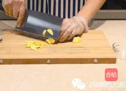 New Zealand fish maw snail Illustration of how to make pork ribs soup 2