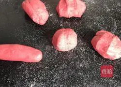 Illustration of how to make crayfish steamed buns 3