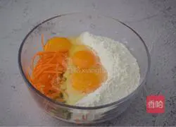 Illustration of how to make carrot and egg pancakes 3
