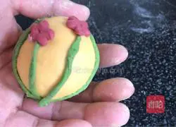 Illustration of how to make icing on the cake 13