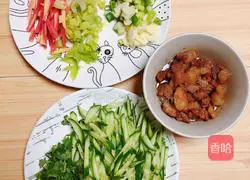 Illustration of how to make oil-splashed trousers and noodles (one of the eight weird things in Shaanxi) 2