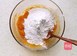 Illustration of making dough pumpkin cake 3