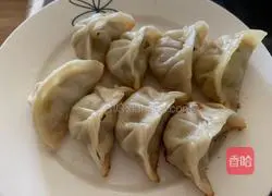 Fried Dumplings (pot stickers)----Super nice and zero-failure recipe illustration 3