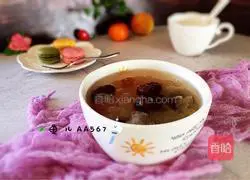 Illustration of how to make red dates, lilies, lotus seeds, peach gum, saponins, rice and white fungus soup 7