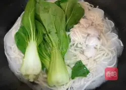  Illustration of how to make Taitole Chicken Noodles 6