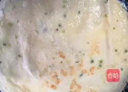 Illustration of how to make egg cake skin 5