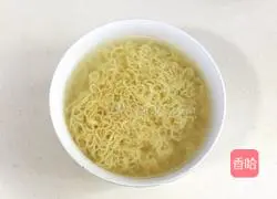 Illustration of Laoganma's fried instant noodles 4