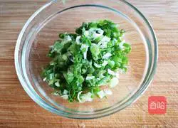 Illustration of how to make cold shredded radish 8