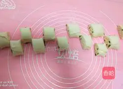 Illustration of how to make homemade green onion rolls 8