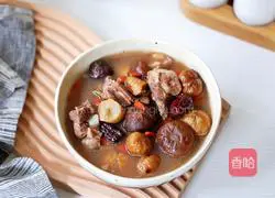 Illustration of how to make pork ribs and chestnut soup 12