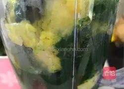 Spinach Fruit and Vegetable Muffins Recipe Illustration 2