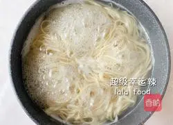 Illustration of how to make spicy and sour cold noodles 6