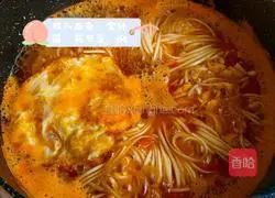 Illustration of Braised Noodles in Tomato and Sour Soup 2