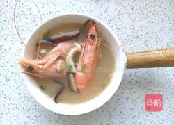 Illustration of how to make prawn and mushroom soup 8
