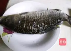 Illustration of how to make crucian carp tofu soup 2