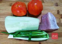 Tomato and cucumber meat slices Illustration of how to make soup 1