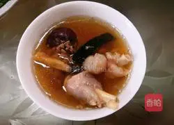 Illustration of how to make five-ingredient chicken soup 10