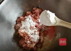 Illustration of how to make Crispy Meat-filled Shrimp Siomai 4