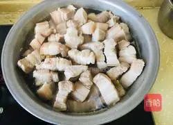 Illustration of how to make casserole with braised pork and tofu 2