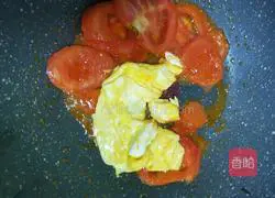Illustration of how to make scrambled eggs with tomatoes 5