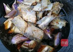 Illustration of how to cook hairtail with eggplant 9 