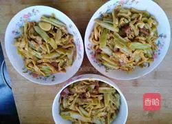 Illustration of how to make braised pork and beans and stuffed noodles 8