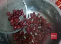 Illustration of how to make canned cherries 4