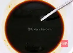 Illustration of how to make noodles with scallion oil 12