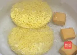 Illustration of how to make instant egg noodles 6