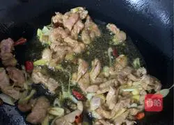 Illustration of how to make fried meat with kelp and carrot 5