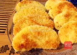 Illustration of how to make golden steamed bun slices 7