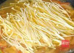 Enoki mushroom tomato meat slices soup recipe 8