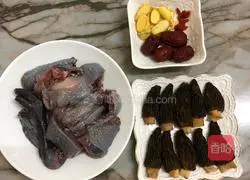 Illustration of how to make black-bone morels 1