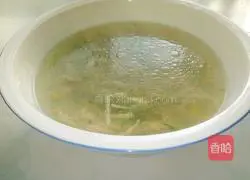 Illustration of one clear and two white practices 8