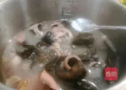 Illustration of how to nourish yin and blood cuttlefish soup 6