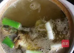 Illustration of how to make crucian carp soup 4