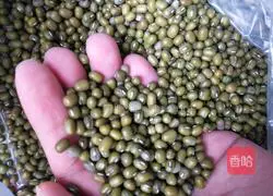 Illustration of how to make mung bean syrup 1