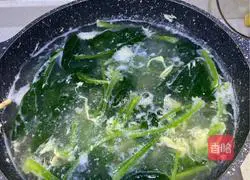Spinach, egg and vermicelli soup recipe 5