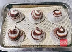 Illustration of how to make cocoa taro paste shell buns 23
