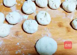 Illustration of how to make soft little pies 12