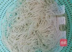 Illustration of homemade spicy crispy noodles 2
