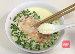 Illustration of how to make carrot and egg pancakes 8